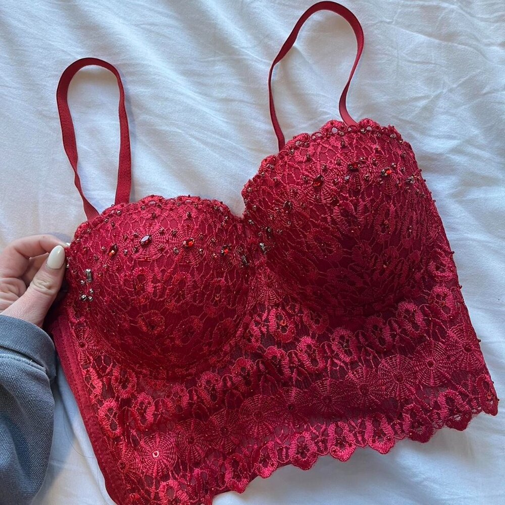 Red Windsor sequins top // Small // NWT